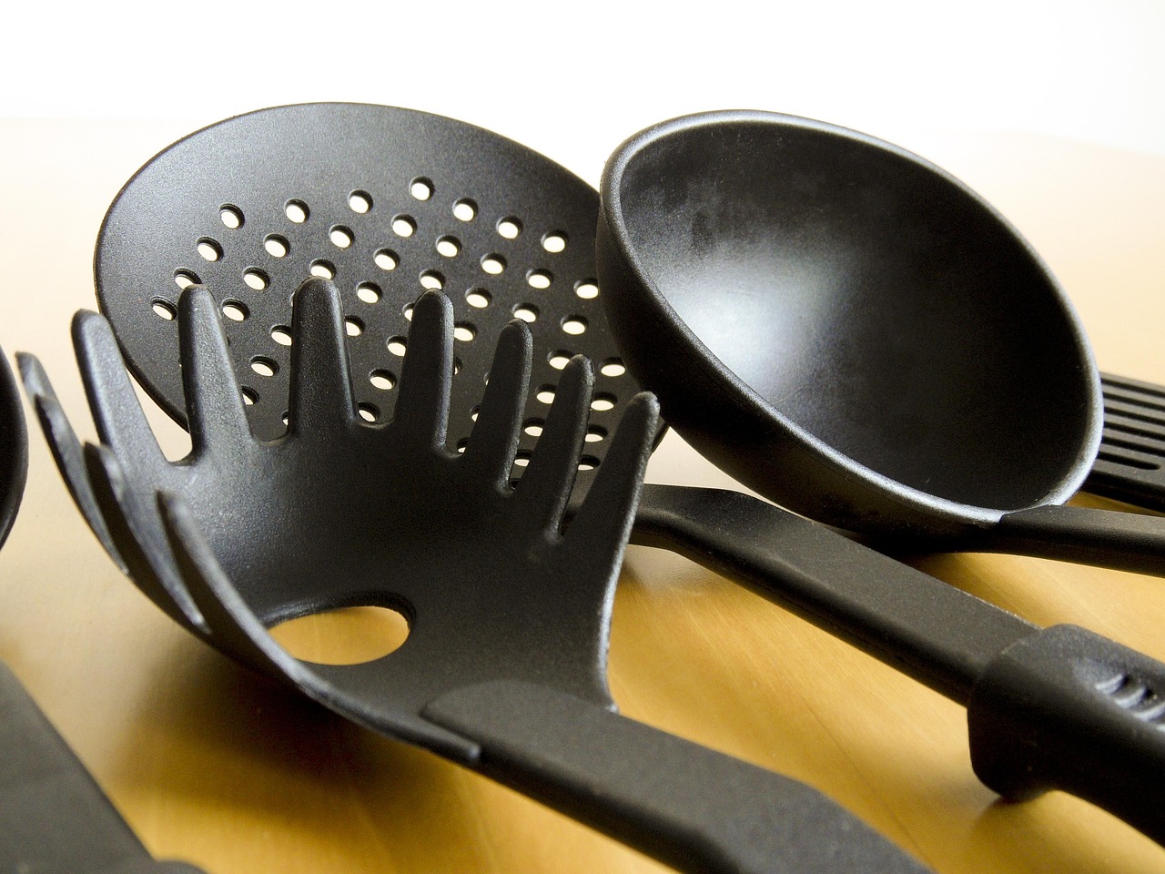 Vale la pena acquistare un set completo di pentole e utensili da cucina? Scopri la verità